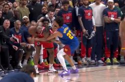 开云体育入口-快船负76人遭遇两连败