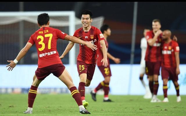 上港队员伤缺困扰，主教练设法调整