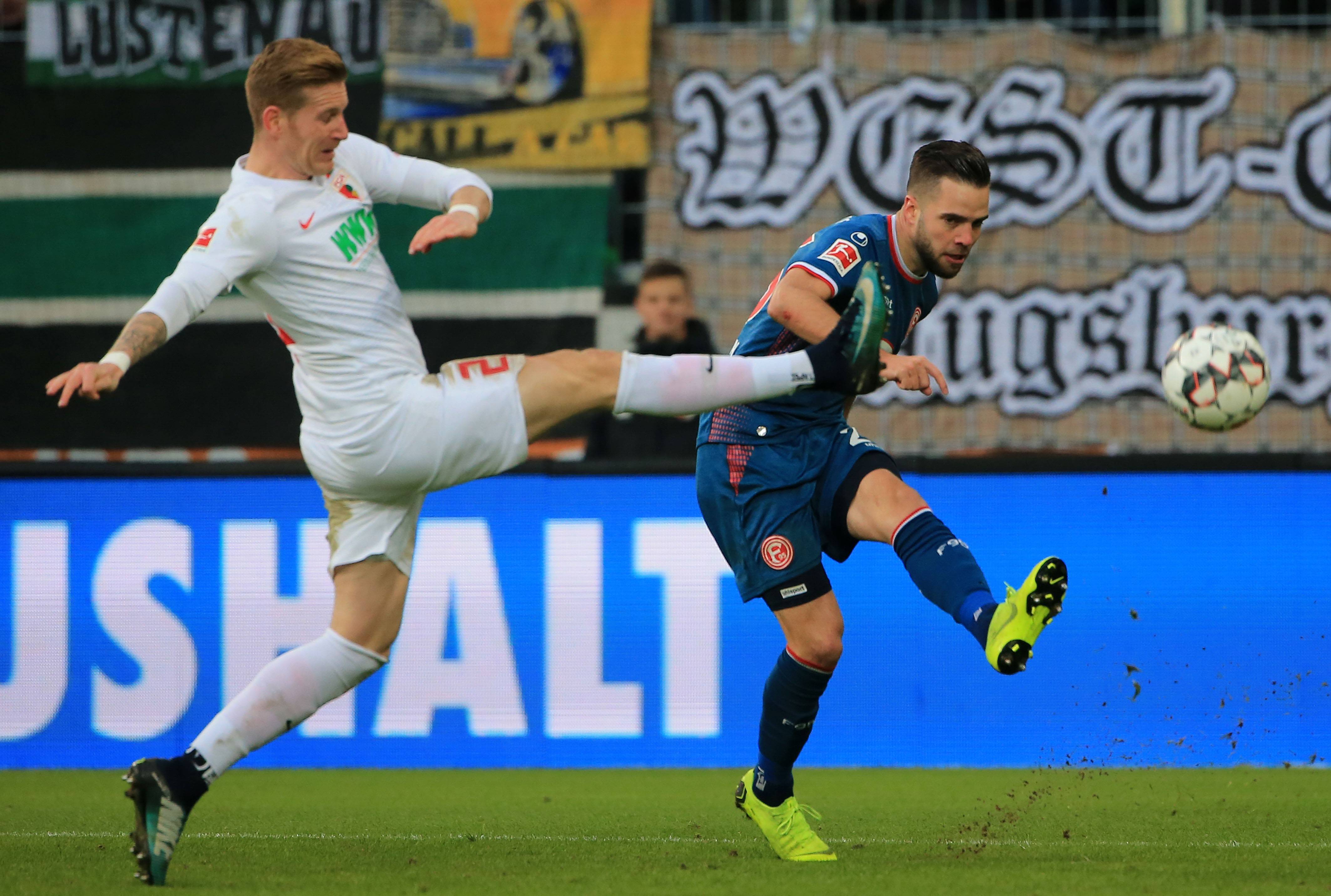 包含匈牙利国家队将前往爱尔兰进行客场比赛的词条