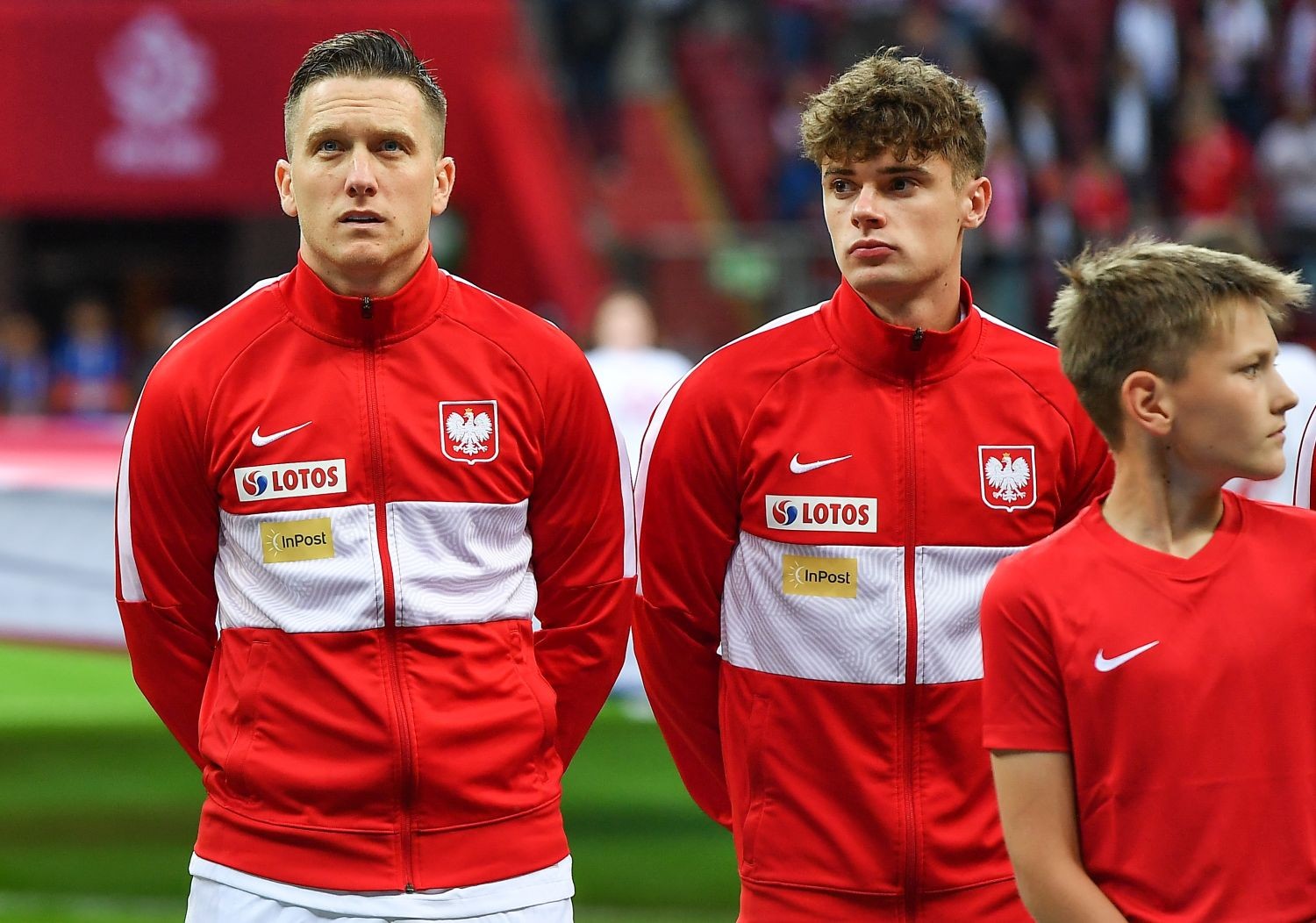 波兰队中场核心策应球队晋级